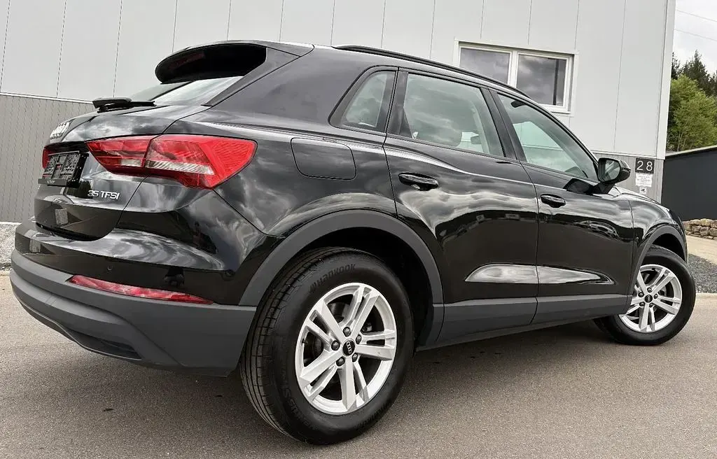 Second-hand Audi Q3 150 CP (110 kW) 2023 Negru SUV