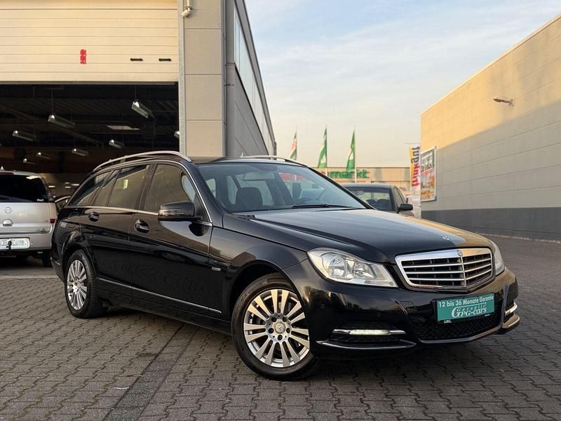 Gebraucht Mercedes C180 156 PS (114 kW) 2011 Schwarz Kombi