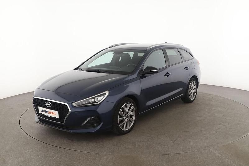 Blau Gebraucht 2018 Hyundai i30 Passion Plus Kombi | 12.490 € (Fairer Preis) - Bild 1/3