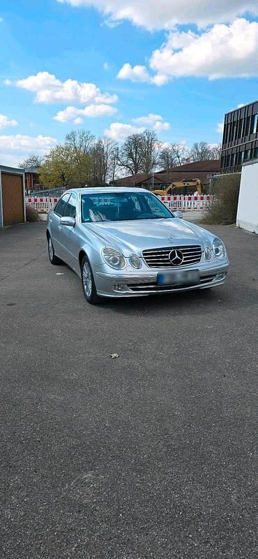 Gebraucht Mercedes E240 177 PS (130 kW) 2004 Silber Limousine