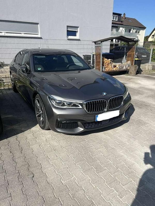 Gebraucht BMW 730 265 PS (194 kW) 2017 Grau Limousine