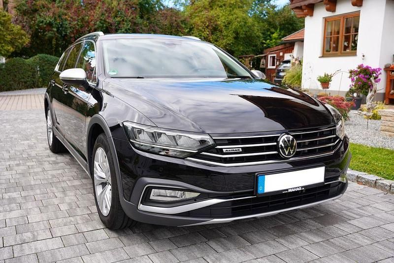 Schwarz Gebraucht 2022 VW Passat Alltrack Kombi | 27.490 € (Superpreis) - Bild 1/4