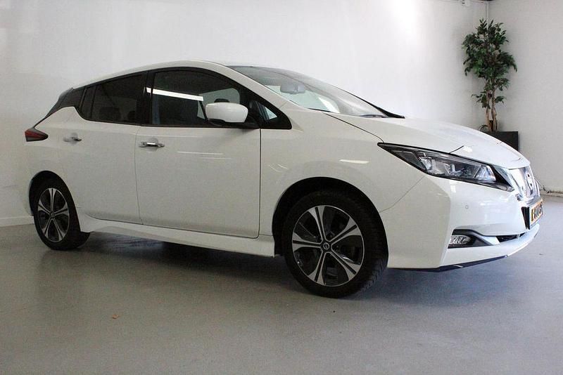 Gebraucht Nissan Leaf N-Connecta 160 kW (218 PS) 2021 Weiß Kleinwagen