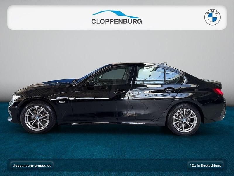 Gebraucht BMW 330e Advantage 292 PS (214 kW) 2022 Schwarz Limousine
