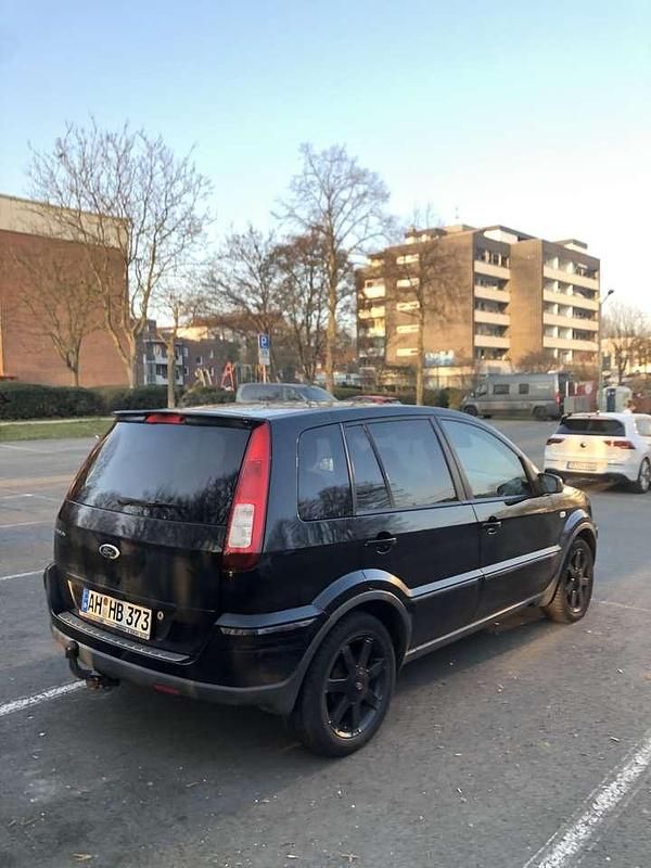 Gebraucht Ford Fusion 80 PS (58 kW) 2009 Schwarz Kleinwagen