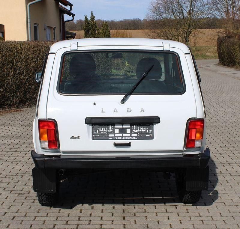 Second-hand Lada niva 83 CP (61 kW) 2018 Alb SUV
