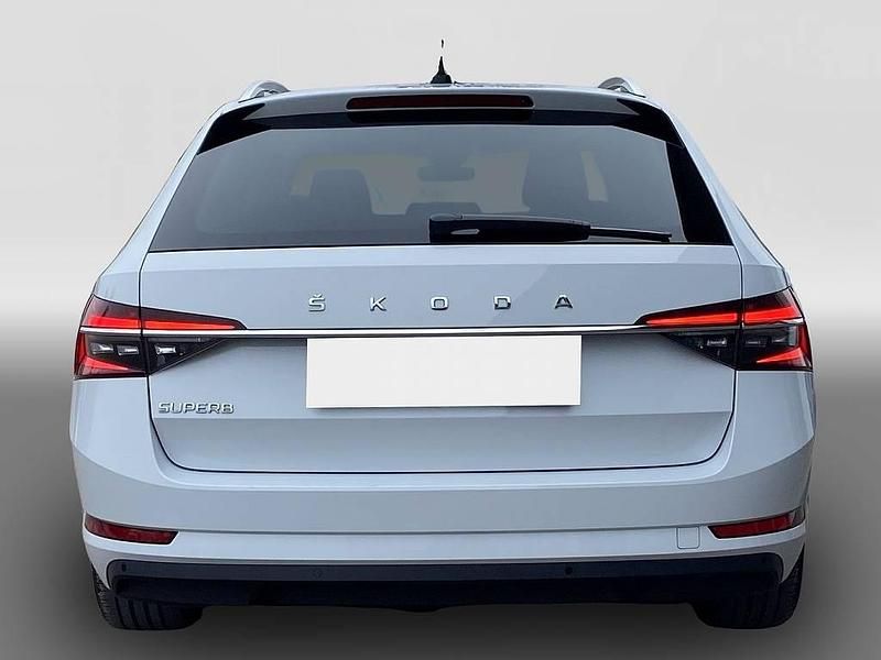 Gebraucht Skoda Superb Style 200 PS (147 kW) 2022 Weiß Kombi