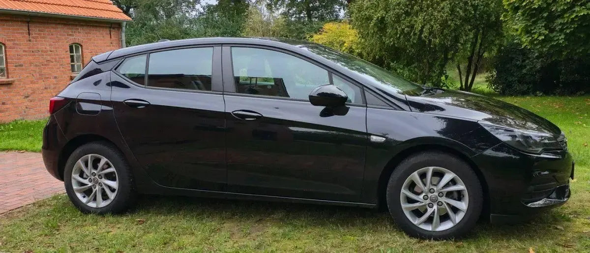 Gebraucht Opel Astra Edition 110 PS (80 kW) 2021 Schwarz Limousine