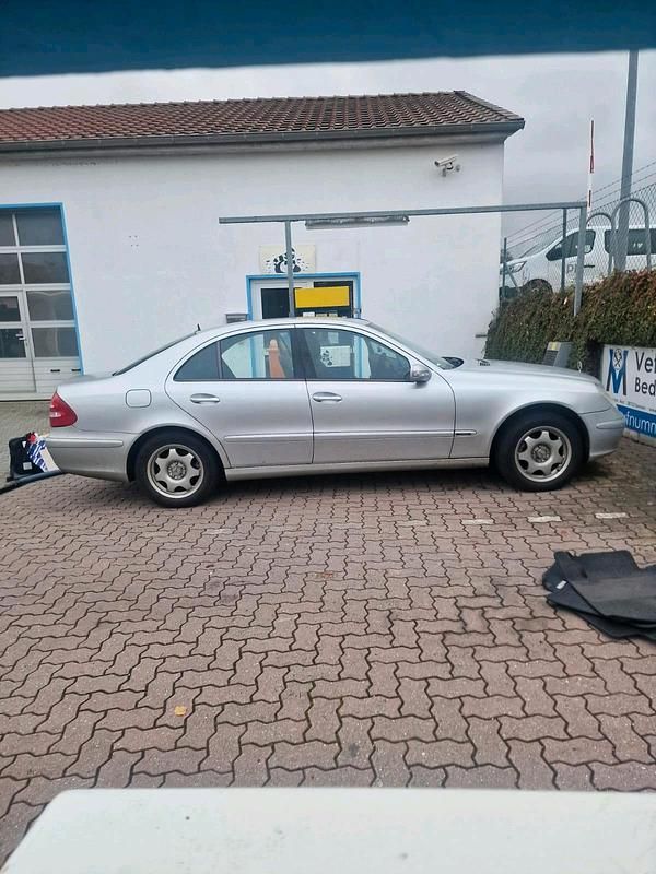 Gebraucht Mercedes 280 180 PS (132 kW) 2003 Silber Limousine