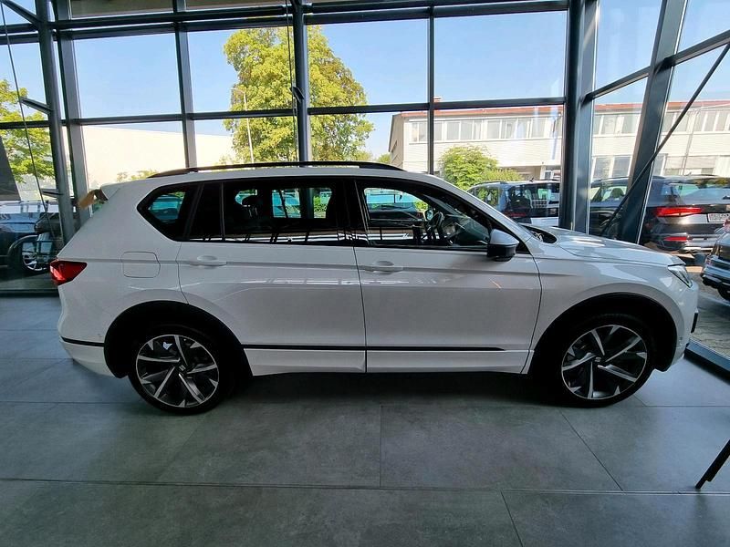 Weiß Gebraucht 2022 Seat Tarraco FR SUV | 36.300 € (Fairer Preis) - Bild 1/4
