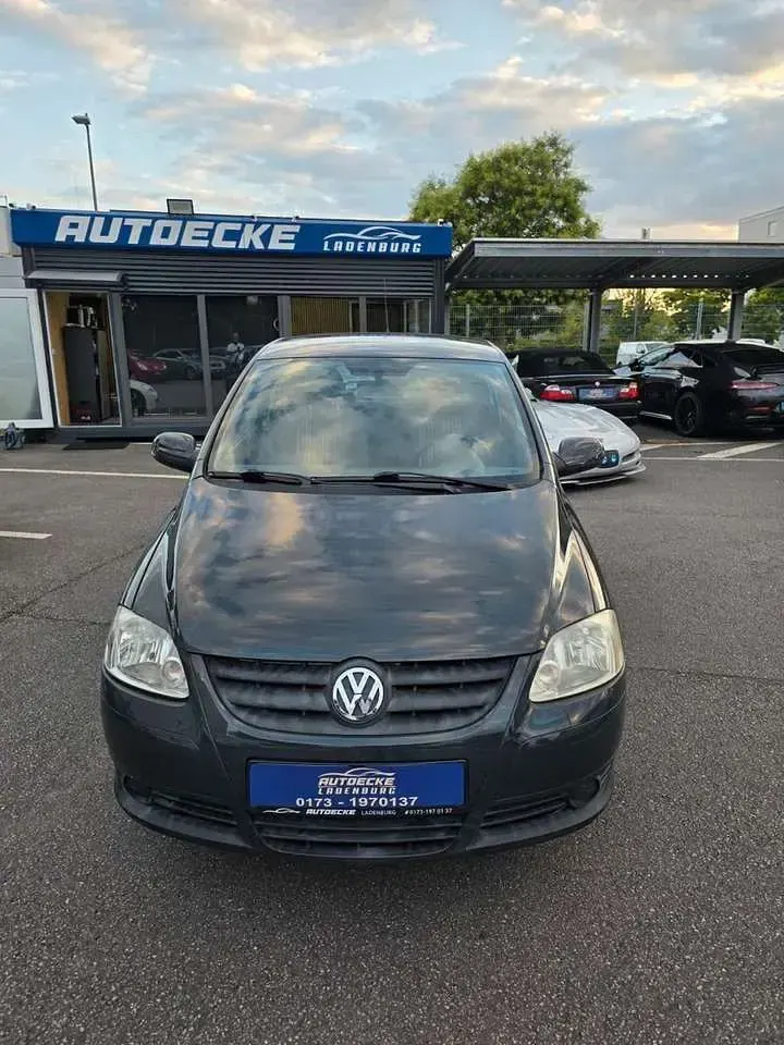 Używany VW Fox Basis 54 KM (39 kW) 2007 Szary Hatchback