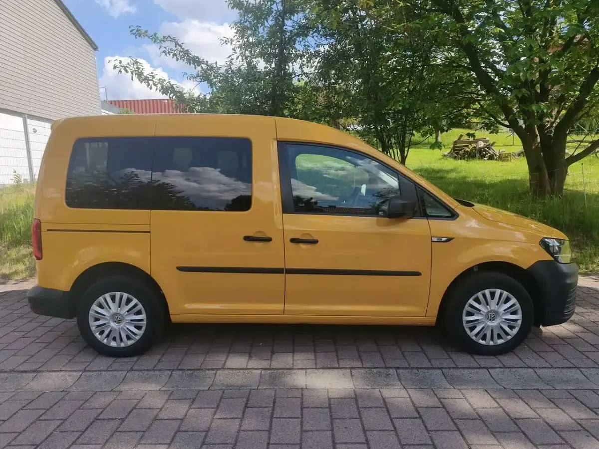 Gebraucht VW Caddy 102 PS (75 kW) 2018 Gold Van / Kleinbus