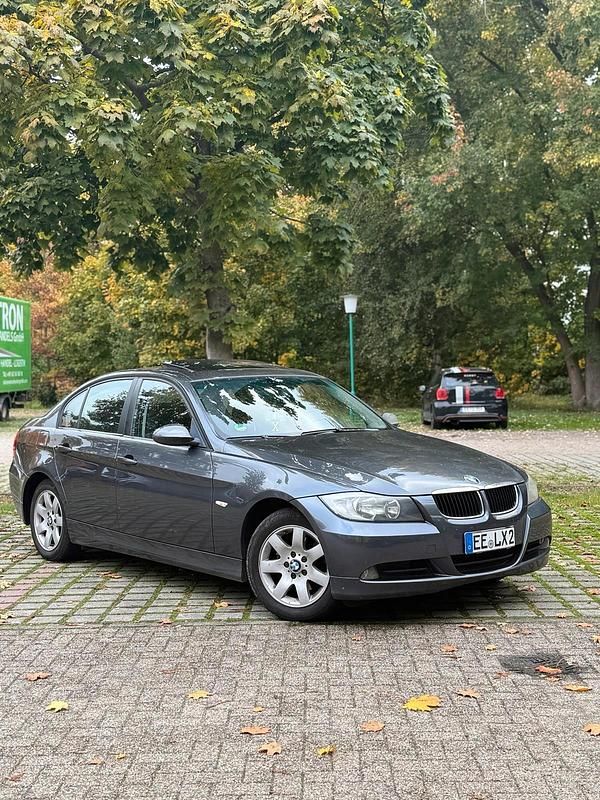 Grau Gebraucht 2005 BMW 320 Limousine | 3.000 € (Guter Preis) - Bild 1/4