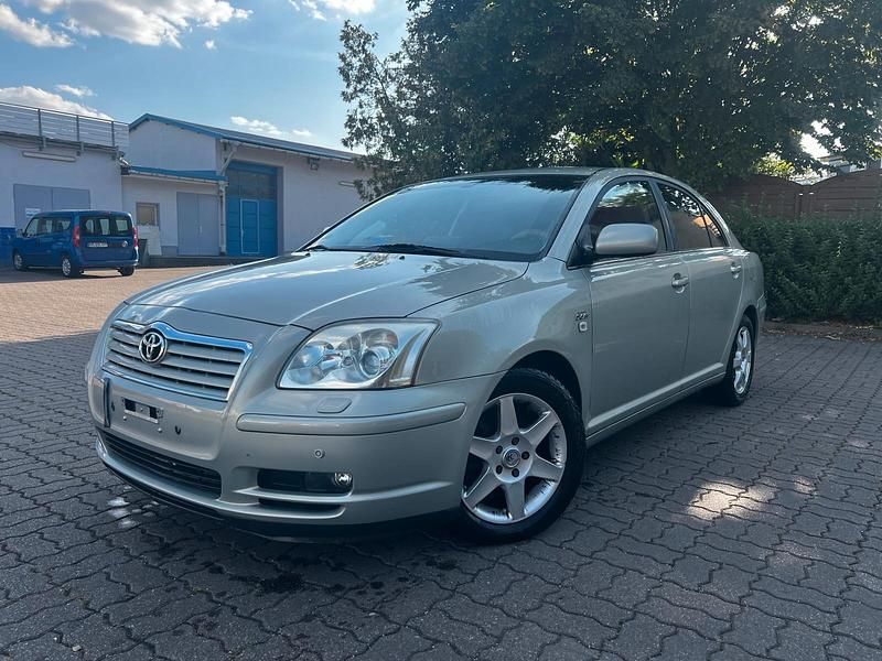 Grün Gebraucht 2005 Toyota Avensis Limousine | 3.390 € (Fairer Preis) - Bild 1/4