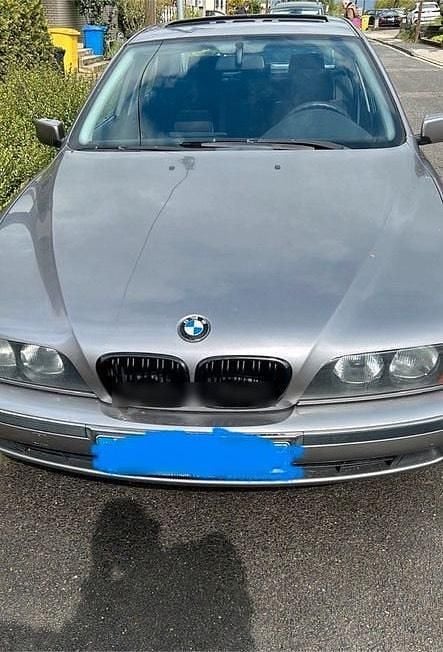 Silber Gebraucht 1997 BMW 520 Limousine | 3.200 € (Guter Preis) - Bild 1/4