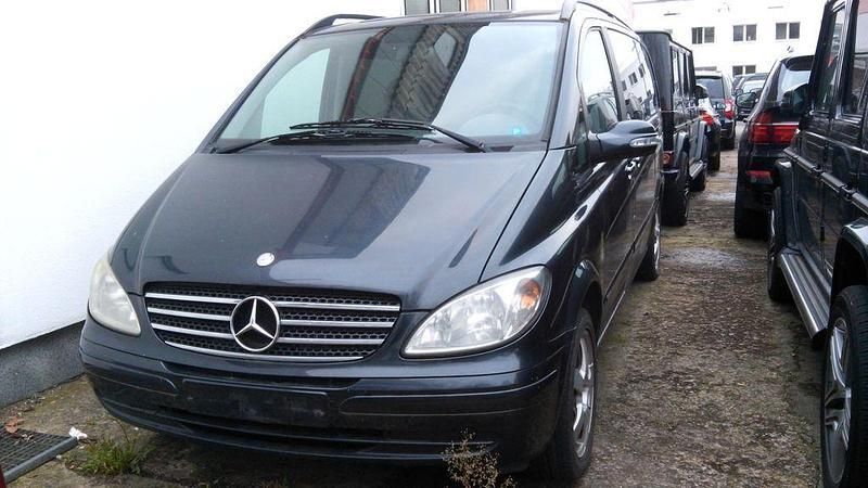 Schwarz Gebraucht 2004 Mercedes Viano Van / Kleinbus | 4.998 € (Superpreis) - Bild 1/4