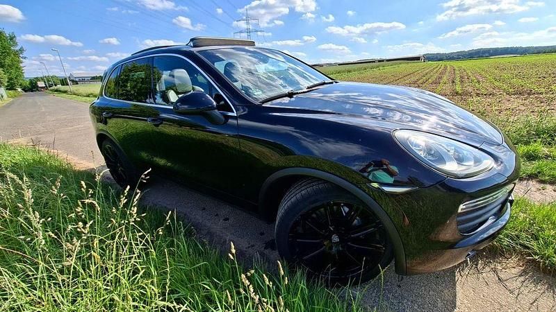Schwarz Gebraucht 2011 Porsche Cayenne S Sport SUV | 17.900 € (Fairer Preis) - Bild 1/4