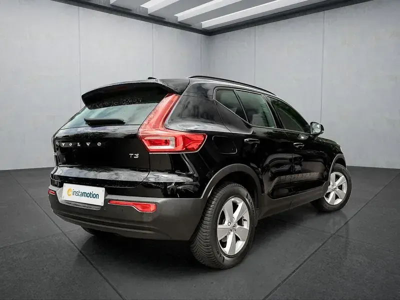 Gebraucht Volvo XC40 163 PS (119 kW) 2022 Schwarz SUV