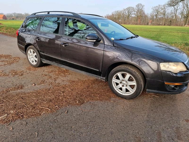 Gebraucht VW Passat 105 PS (77 kW) 2006 Braun Kombi