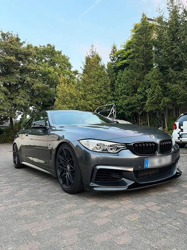 Grau Gebraucht 2017 BMW 420 M Sport Coupé | 26.500 € (Teuer) - Bild 1/4