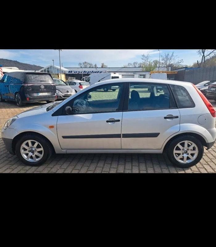 Second-hand Ford Fiesta 2006 Argintiu Hatchback