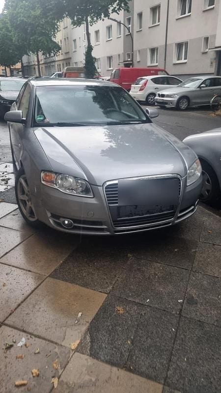 Grau Gebraucht 2005 Audi A4 Limousine | 2.900 € (Guter Preis) - Bild 1/4