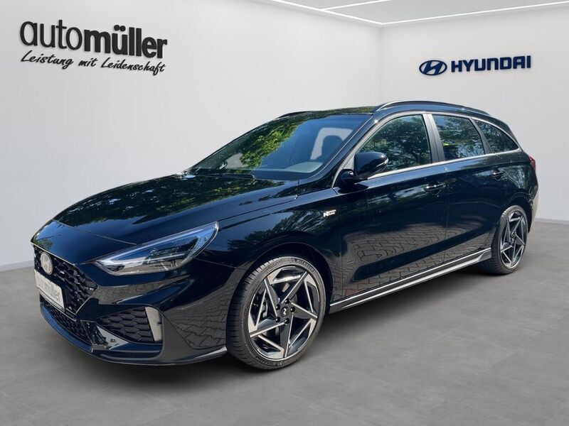 Schwarz Neu 2025 Hyundai i30 N Line Limousine | 29.988 € (Etwas zu teuer) - Bild 1/4