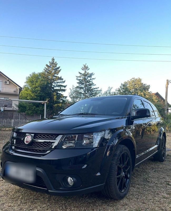 Schwarz Gebraucht 2014 Fiat Freemont Black Code SUV | 10.500 € (Fairer Preis) - Bild 1/4