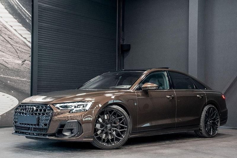 Braun Gebraucht 2024 Audi S8 Sport Limousine | 108.900 € (Teuer) - Bild 1/4
