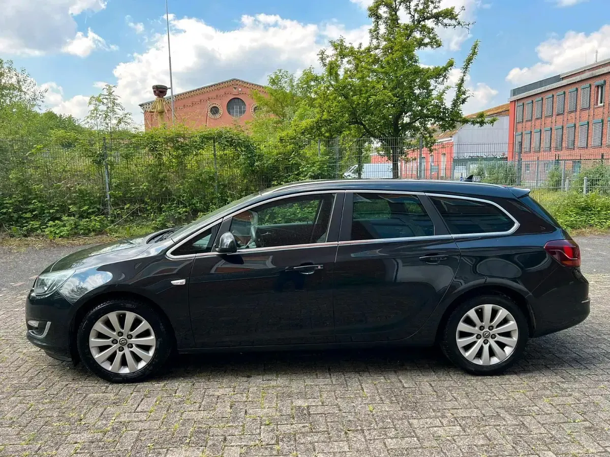 Gebraucht Opel Astra 110 PS (80 kW) 2016 Schwarz Kombi