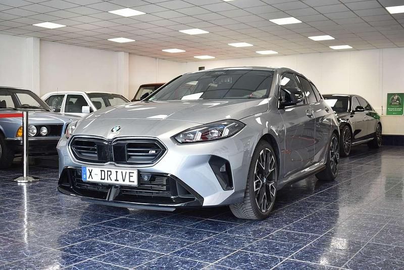 Gebraucht BMW 135 300 PS (220 kW) 2025 Skyscraper grau Kleinwagen