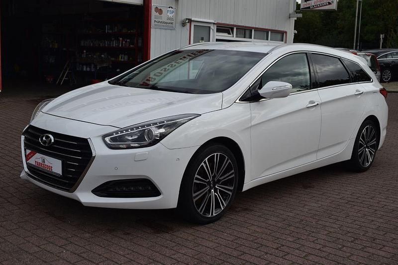 Weiß Gebraucht 2018 Hyundai i40 Premium Kombi | 13.490 € (Guter Preis) - Bild 1/4