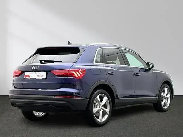 Gebraucht Audi Q3 Ambiente 150 PS (110 kW) 2025 Navarrablau metallic SUV