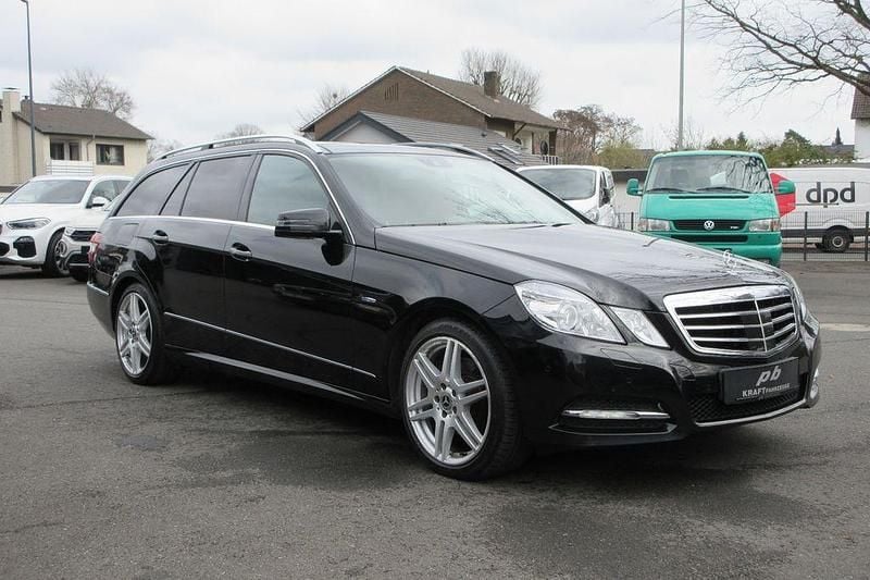 Gebraucht Mercedes E350 265 PS (194 kW) 2011 Schwarz Limousine