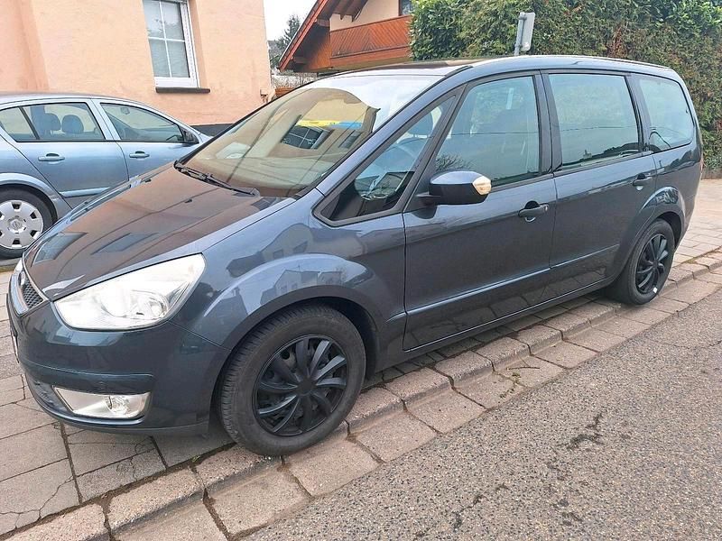 Second-hand Ford Galaxy 145 CP (106 kW) 2010 Gri Monovolum