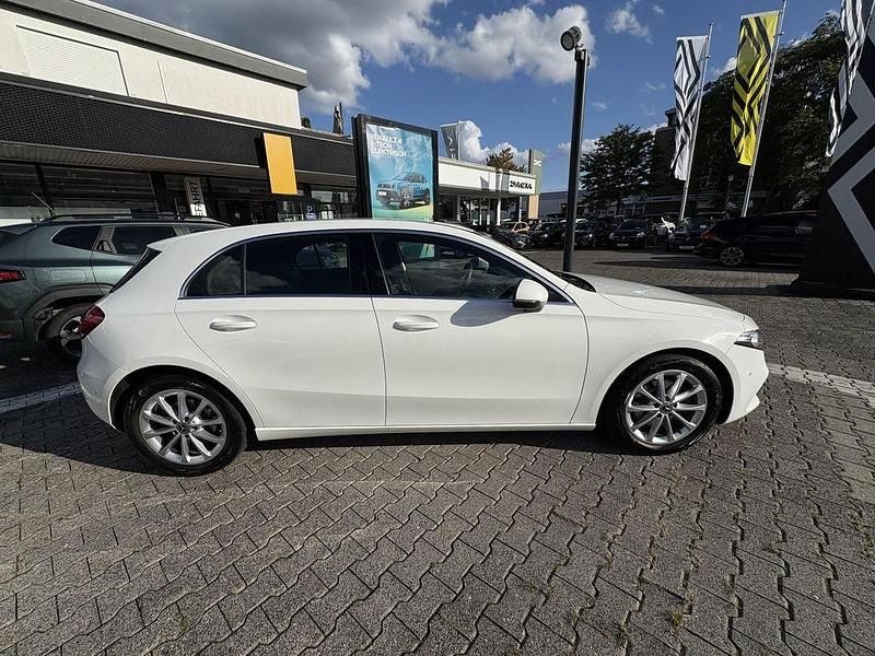Gebraucht Mercedes A200 Progressive 150 PS (110 kW) 2020 Weiß Limousine