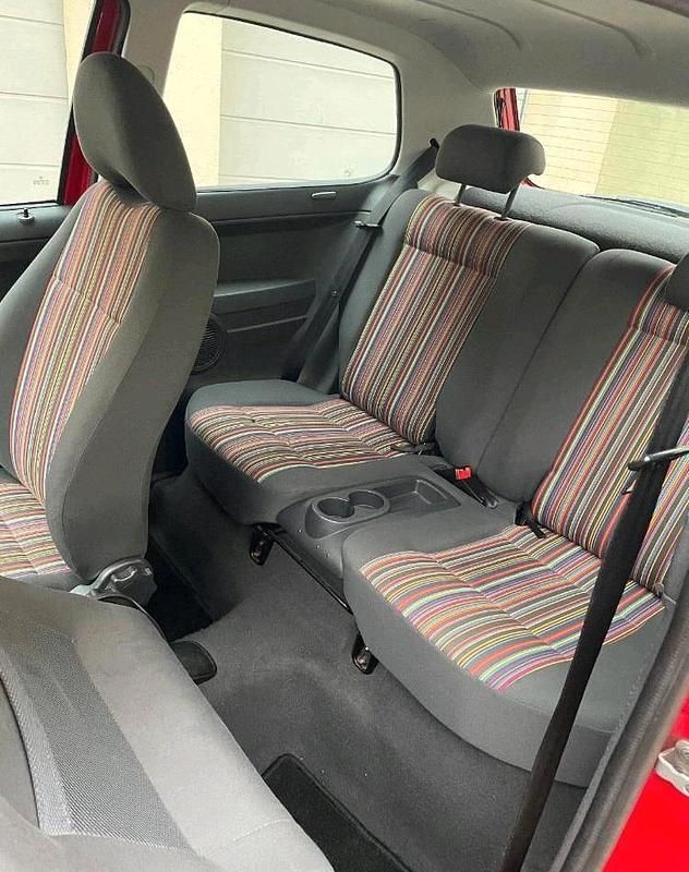 Gebraucht VW Fox 54 PS (39 kW) 2005 Rot Kleinwagen