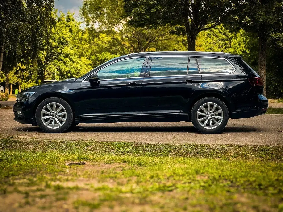 Gebraucht VW Passat Business 150 PS (110 kW) 2019 Schwarz Kombi