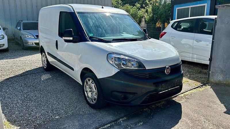 Weiß Gebraucht 2017 Fiat Doblò Van / Kleinbus | 6.700 € (Superpreis) - Bild 1/4