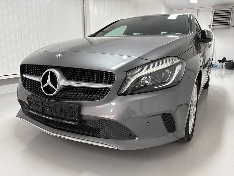 Gebraucht Mercedes A200 156 PS (114 kW) 2016 Grau Limousine