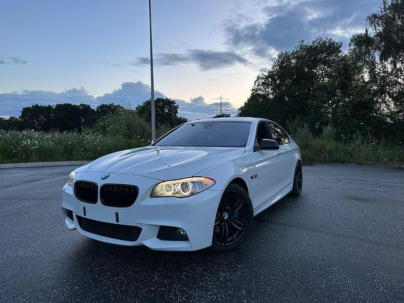 Weiß Gebraucht 2012 BMW 520 M Sport Limousine | 13.999 € (Etwas zu teuer) - Bild 1/4