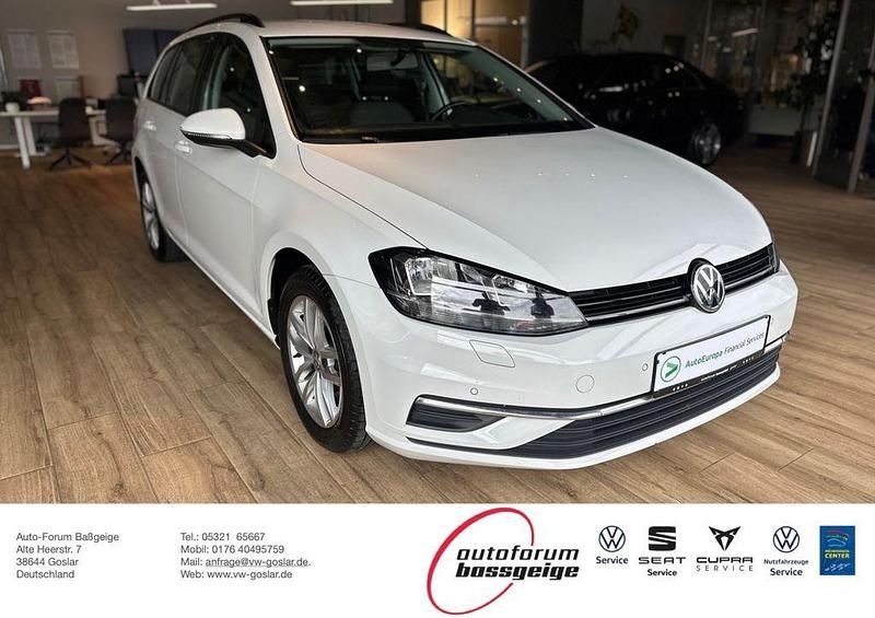 Weiß Gebraucht 2020 VW Golf VII Comfortline Kombi | 13.950 € (Fairer Preis) - Bild 1/4