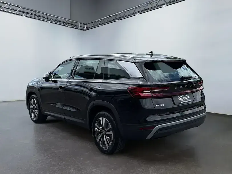 Neu Skoda Kodiaq Selection 150 PS (110 kW) 2026 Schwarzmagic perleffekt SUV
