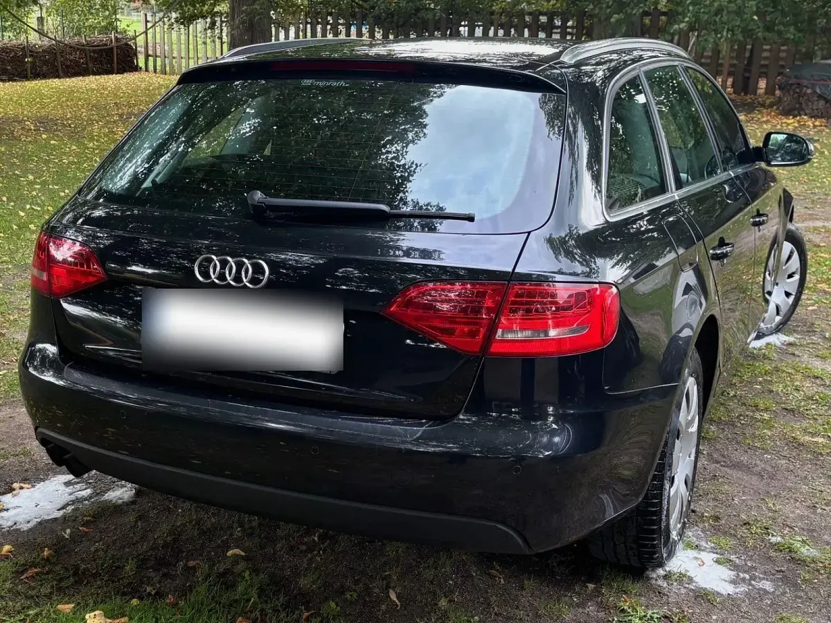 Second-hand Audi A4 120 CP (88 kW) 2011 Negru Break
