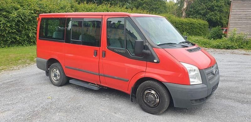 Rot Gebraucht 2013 Ford Transit Kombi | 5.500 € (Superpreis) - Bild 1/4