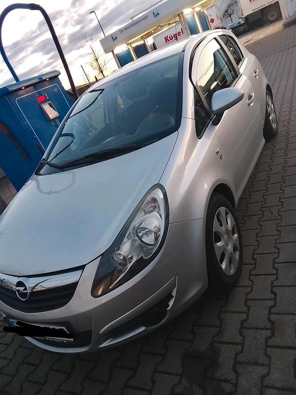 Gebraucht Opel Corsa 69 PS (50 kW) 2010 Silber Kleinwagen