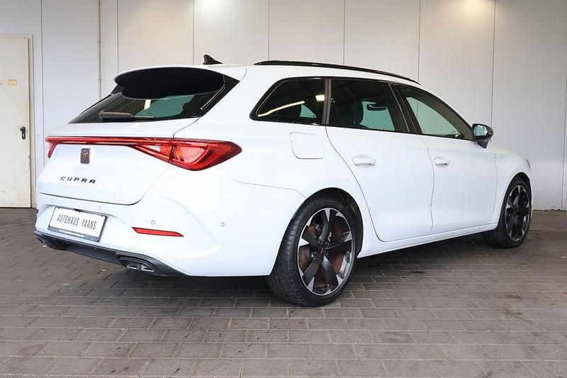 Usata Cupra Leon 150 CV (110 kW) 2024 Bianco Berlina