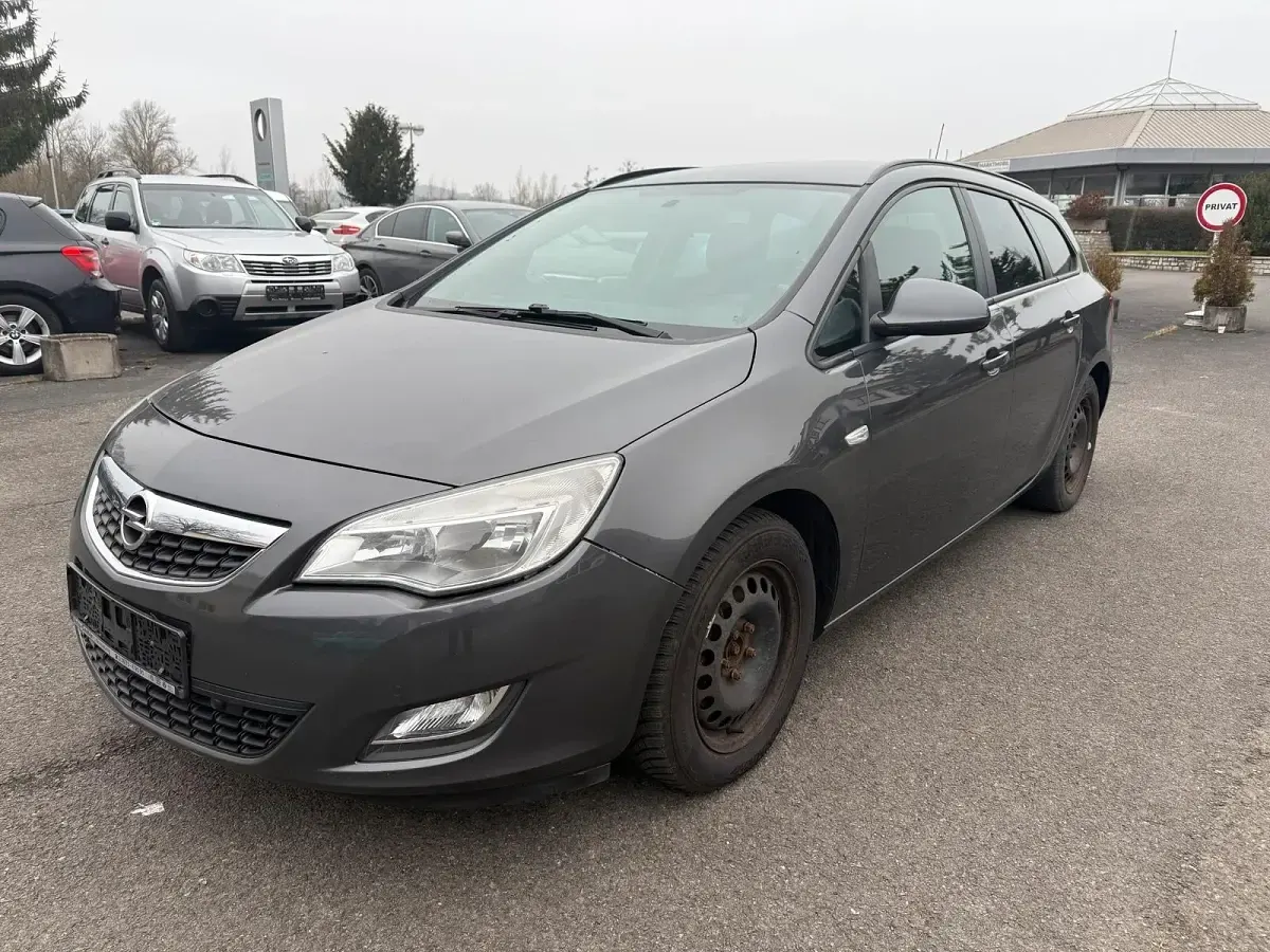 Gebraucht Opel Astra 179 PS (131 kW) 2011 Braun Kombi