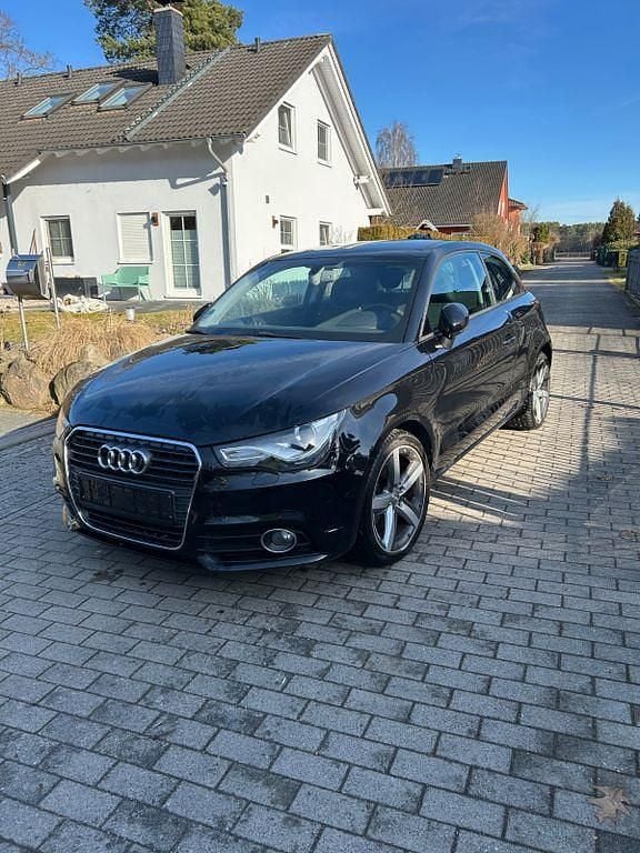 Gebraucht Audi A1 Attraction 122 PS (89 kW) 2010 Schwarz Kleinwagen
