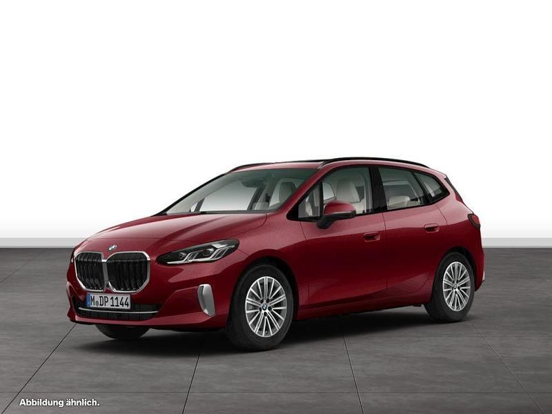 Piemont rot metallic Gebraucht 2025 BMW 223 Active Tourer Comfort Edition Van / Kleinbus | 41.884 € (Superpreis) - Bild 1/4